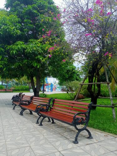 Ghế công viên chân gang có tựa lưng H019 3 gang 9