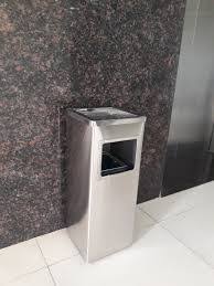 Thùng rác inox gạt tàn vuông A34-B (240x240x610)mm 4 a3 1